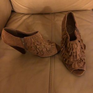 Tan suede ruffle open toe pumps!